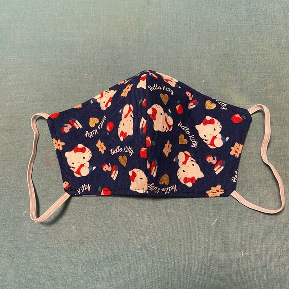 Hello Kitty face mask - Picture 2 of 2